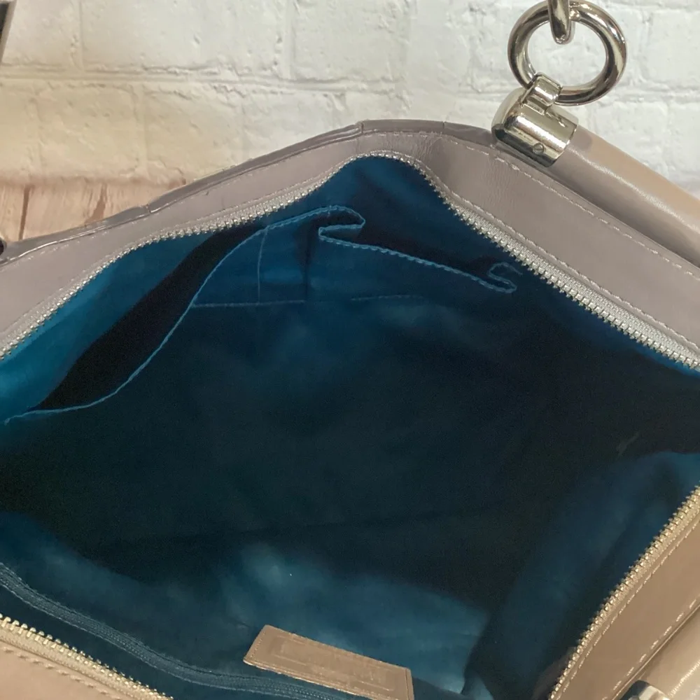 2043. Coach 19646 Madison Caroline Dowel Satchel EUC